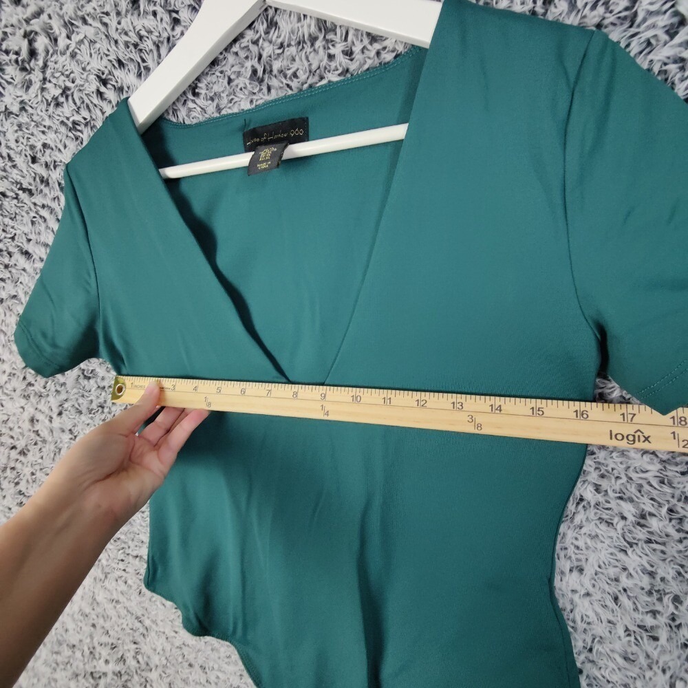 House of Harlow 1960 Women Minimalist Chic Bodysuit XL Green VNeck Short Sleeves - Picture 3 of 7